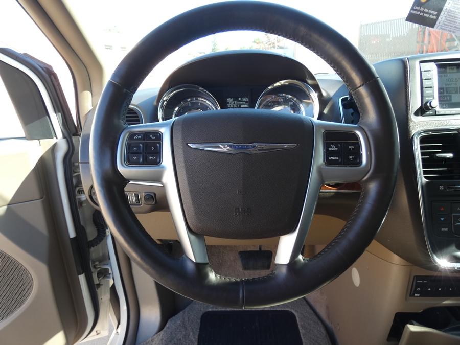 chrysler town & country 2011 2A4RR6DG2BR617894 image chrysler town & country 2011 2A4RR6DG2BR617894 image